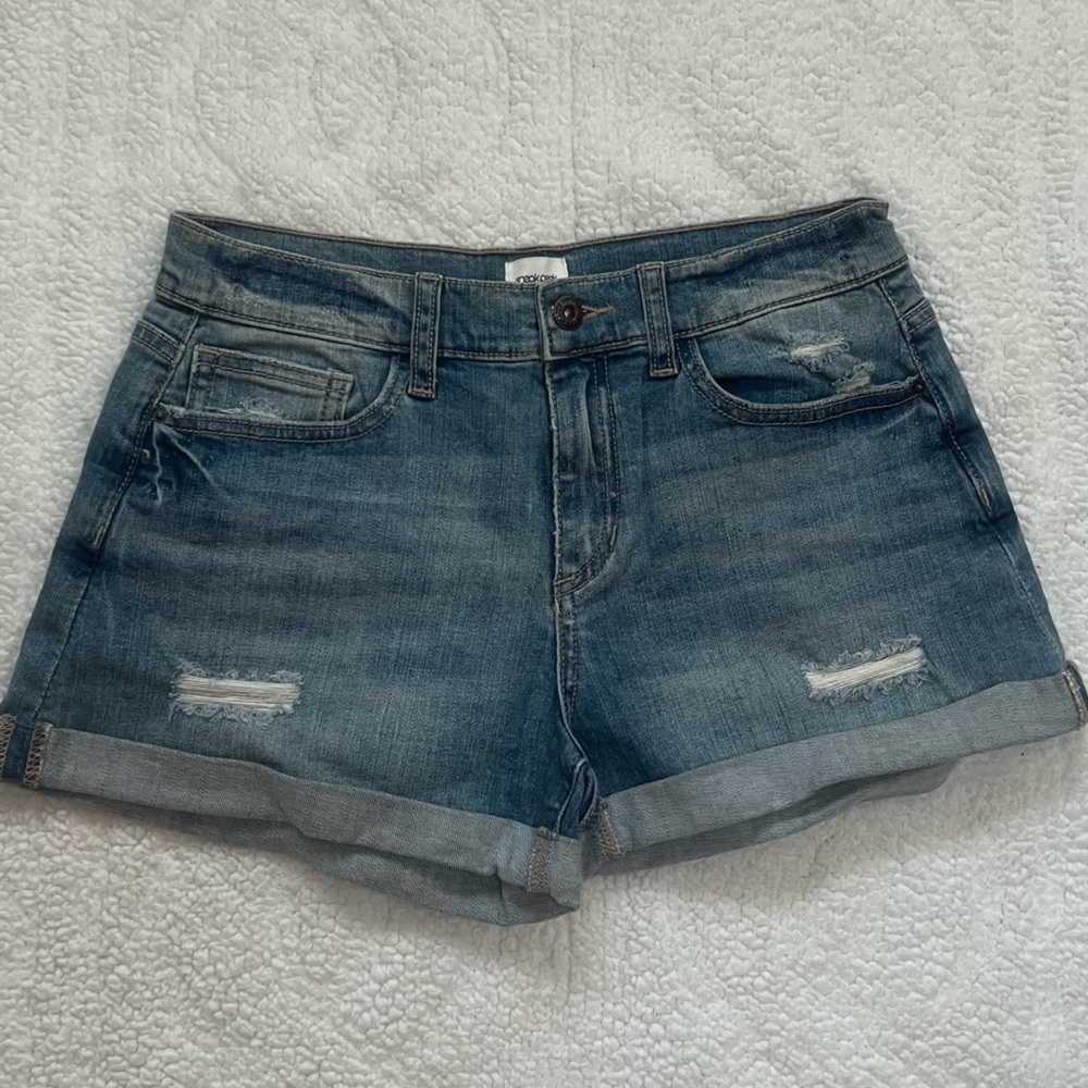 NWOT Sneak Peak Midrise Shorts